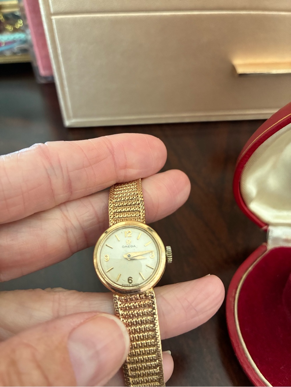 Omega Women's Gold Mesh Bracelet Watch with Red Presentation Case - Picture 5 of 11